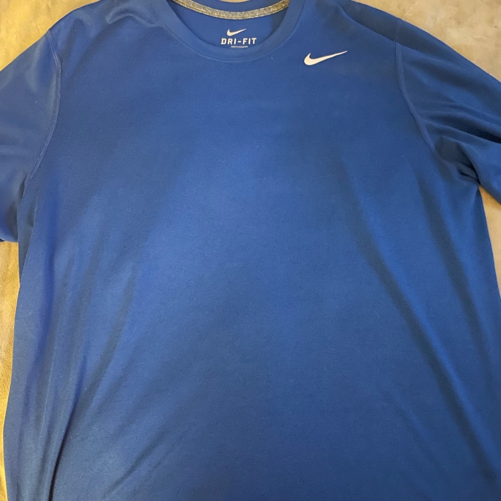 Nike Men’s DriFit Blue Shirt Large